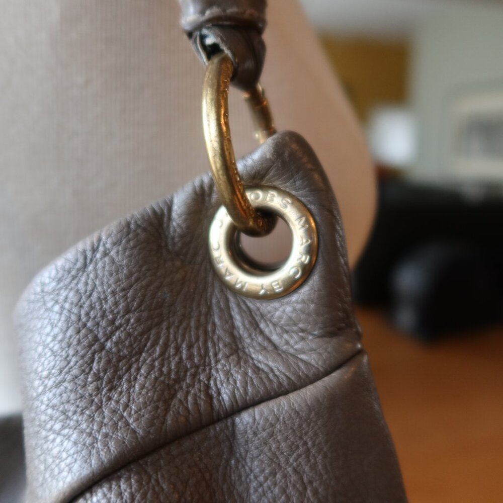 Marc By Marc Jacobs brownish grey classic leather Q Hillier hobo handbag/purse - Picture 8 of 16